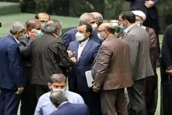 پایان ماه عسل خاندوزی در مجلس