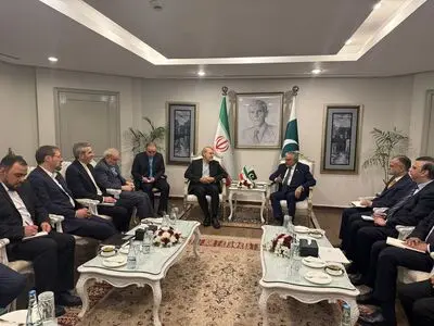 دیپلماسی فشرده لاریجانی در پاکستان؛ پیام تهران برای منطقه چیست؟