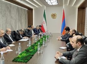 دیدار دبیر شورای امنیت ملی با نخست وزیر ارمنستان با یاد سیدابراهیم رییسی
