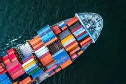 جهان در بزنگاه اعتماد و تعادل