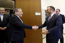 گفت‌وگوی تلفنی عراقچی و همتای ونزوئلایی پس از حمله امریکا / وزیر خارجه ونزوئلا: همبستگی و حمایت تهران با کاراکاس در مقابل نقض آشکار حقوق بین‌الملل توسط دولت آمریکا، اعلام شد