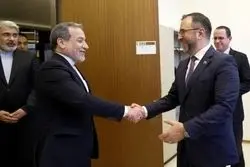 گفت‌وگوی تلفنی عراقچی و همتای ونزوئلایی پس از حمله امریکا / وزیر خارجه ونزوئلا: همبستگی و حمایت تهران با کاراکاس در مقابل نقض آشکار حقوق بین‌الملل توسط دولت آمریکا، اعلام شد