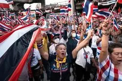 تایلندی‌ها خواستار استعفای نخست وزیر شدند