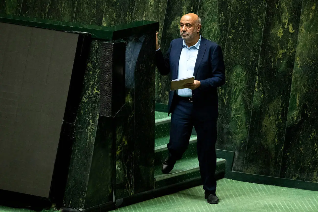 مجلس از توضیحات وزیر کار قانع شد؛ میدری کارت زرد نگرفت