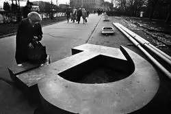 علم علیه کمونیسم: ۵ نفری که صدای شکستن استخوان‌های شوروی را شنیده بودند