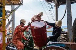 آیا نفت به زیر ۷۰ دلار می‌رسد؟ نگاه گلدمن ساکس به بازار پس از توافق ایران و آمریکا