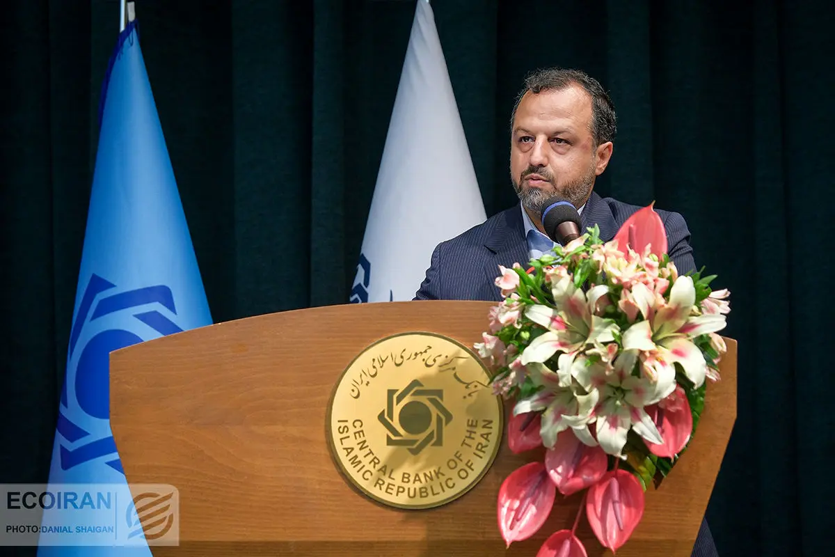 خاندوزی: سیاست‌های انقباضی، تامین مالی تولید را تهدید نمی‌کند