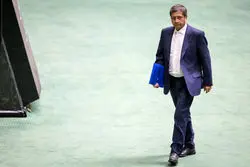 سیاست‌های ارزی کار دست وزیر اقتصاد داد؛ عبدالناصر همتی دوباره به مجلس می‌رود