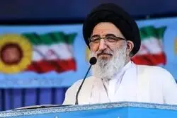 هشدار امام جمعه کرج به دشمنان: بدانید با شلیک اول، نیروهای مسلح ما فرصت شلیک بعدی به شما نمی دهند