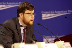 نظر تحلیلگر آمریکایی درباره شرط غنی‌سازی صفر ترامپ/ «سم مهلک» تحمیل شده به ترامپ از سوی اسرائیل چیست؟