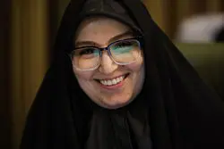 نرجس سلیمانی: به پدر گفتم کاش شما مغازه دار بودید، ولی حاج قاسم سلیمانی نبودید تا زندگی راحت تری داشتم
