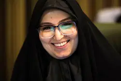 نرجس سلیمانی: به پدر گفتم کاش شما مغازه دار بودید، ولی حاج قاسم سلیمانی نبودید تا زندگی راحت تری داشتم