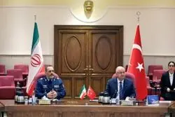 دیدار وزرای دفاع ایران و ترکیه با هدف گسترش روابط نظامی