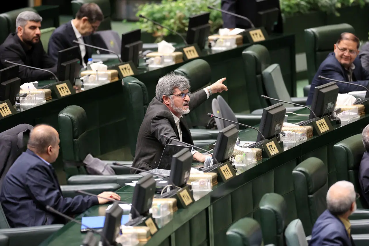 تنش در مجلس بین کوچک‌زاده و حاجی‌بابایی؛ ماجرا چه بود؟