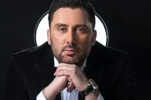 این خواننده معروف از ایران رفت