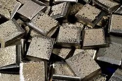 افزایش تمایل خرید سرب همزمان با رکود بازار روی