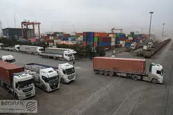 کاهش صادرات کالا؛ وزن و ارزش کمتر از پارسال