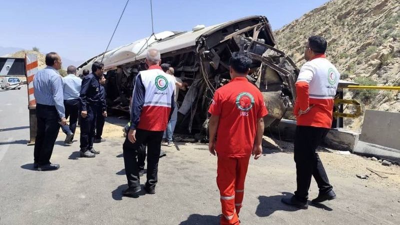 مصدومیت ۱۳ نفر بر اثر واژگونی ون زائران اربعین