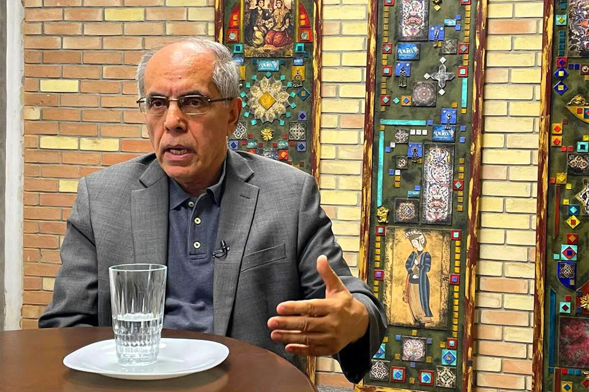 کوروش احمدی: رابطه‌ ما با شرق هم به جایی نمی‌رسد/ چین و روسیه حواسشان هست که عربستان را از دست ندهند + فیلم