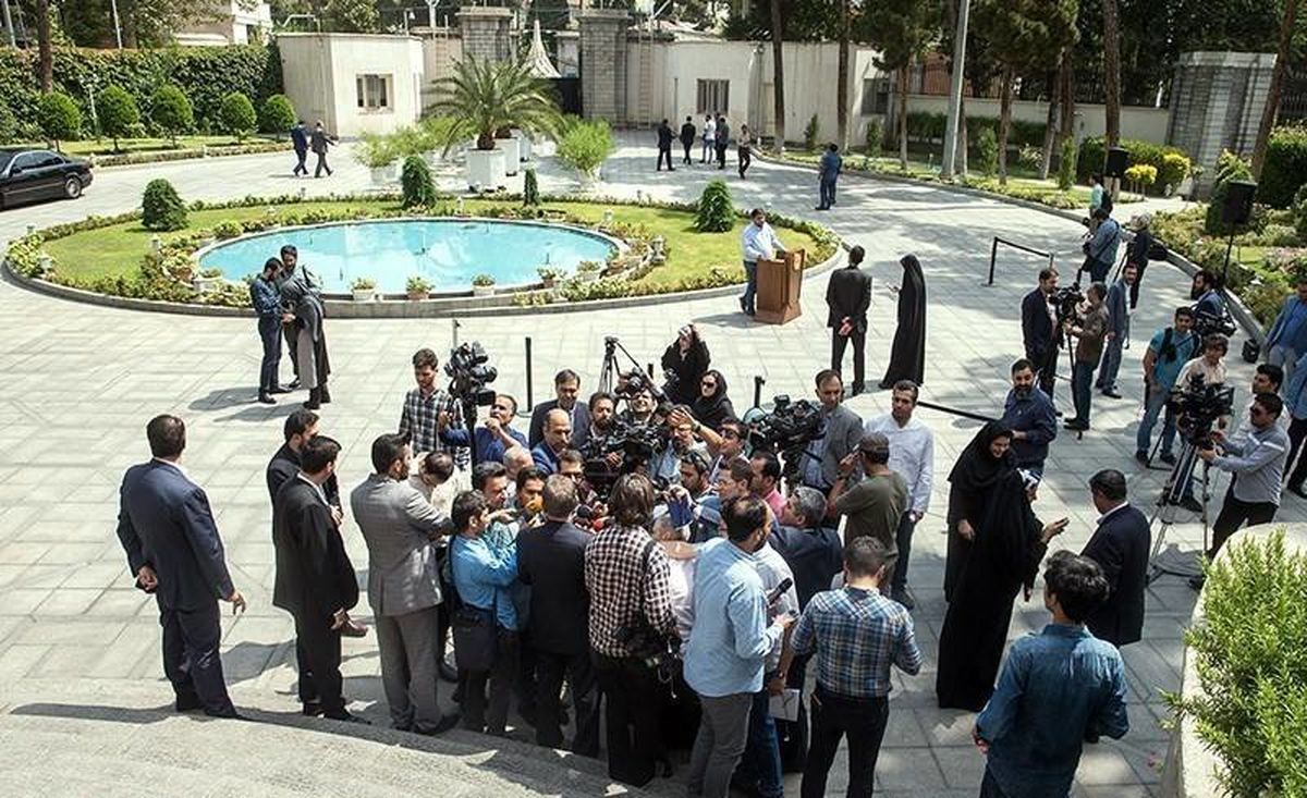 در حاشیه دولت چه مطرح شد؟ تعطیلی پنجشنبهها، ثبات قیمت انرژی و مجازات خبرنگاران