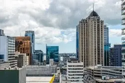 کاهش نرخ‌های بهره و امید جهانی به احیای بازار مسکن: دوران رونق باز می‌گردد؟