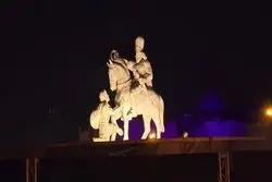 ببینید/ ماجرای خبر تخریب مجسمه شاپور اول ساسانی در میدان انقلاب چه بود؟