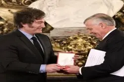 اهدای نشان ملی آرژانتین به یک اقتصاددان