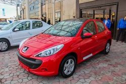 هجوم متقاضیان برای خرید پژو 207 با سقف شیشه ای