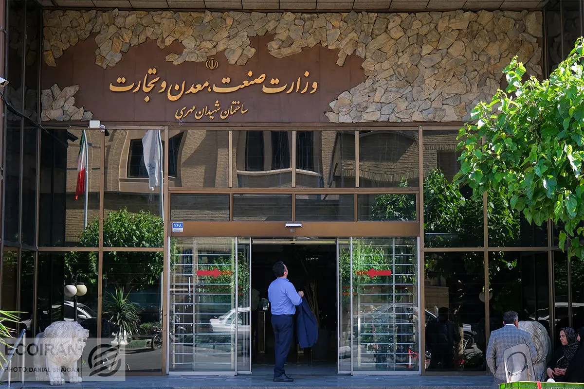 رشد منفی صنعت زیر سایه خاموشی‌ها