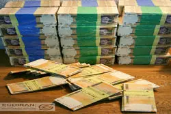 تزریق صد هزار میلیاردی پول در بانک ها