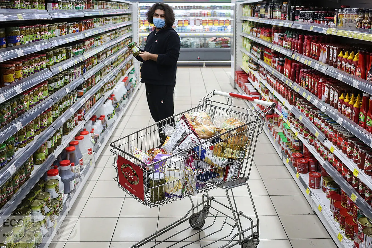 وزیر اقتصاد: قسمتی از تورم های اخیر ناشی از فشار هزینه بوده است