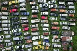 اتفاق خوش برای خودروهای فرسوده / طرح فروش ایران خودرو، صاحبان خودروهای اسقاطی را به خط کرد