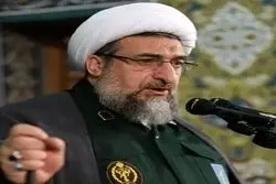  لباس رزم بر تن امام‌ جمعه تبریز 