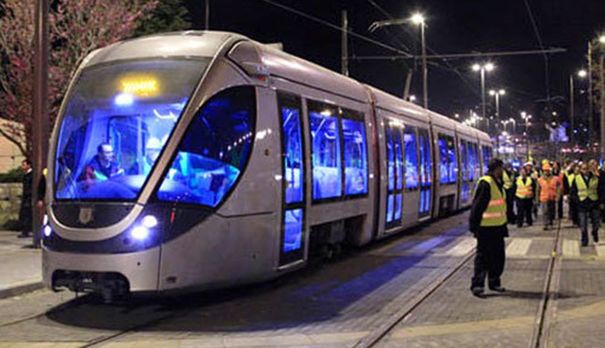 تصمیم هیجانی در مورد LRT و تراموا نمیگیریم