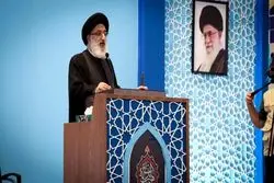 امام جمعه کرج: دشمن با دروغ می‌ترساند / در دو جنگ اخیر شکست خورد