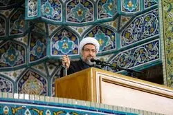 امام جمعه تبریز: مکانیسم ماشه بیشتر شبیه یک شوی تبلیغاتی است