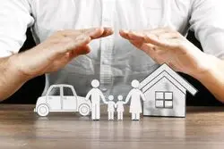 آزادسازی نسبی کارمزد: راهکار نوین یا معضل تازه در صنعت بیمه؟