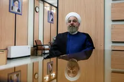 حسن روحانی: به مردم بگوییم قرار ما این است با قدرت‌های بزرگ بیست سال دیگر بجنگیم، اگر مردم قبول کردند برویم ادامه بدهیم/ اما اگر مردم نپذیرفتند و راه دیگری نشان دادند، نمی‌خواهیم بپذیریم؟