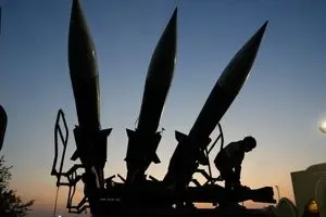 تلاش شبانه‌روزی برای شلیک همزمان 2000 موشک؛ سیگنال جدید واشنگتن به تهران و پکن از آب‌های آزاد