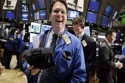 استقبال بازارها از مذاکرات صلح؛ سهام جهانی در اوج ماند، نفت ارزان شد