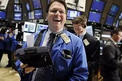 استقبال بازارها از مذاکرات صلح؛ سهام جهانی در اوج ماند، نفت ارزان شد