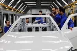 کارنامه زیان خودرو سازان در نیمه اول 1400

