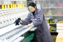 بهبود تولید در چین کالایی‌ها را امیدوار کرد