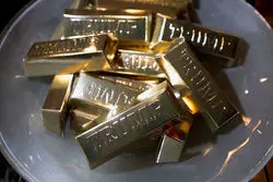 سرخ‌پوشی طلا و سکه در روز رکوردشکنی طلای جهانی / بورس به سرعت‌گیر رسید