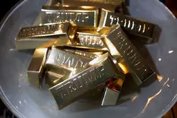 سرخ‌پوشی طلا و سکه در روز رکوردشکنی طلای جهانی / بورس به سرعت‌گیر رسید