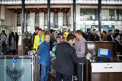  گردشگران خارجی کارت بانکی ریالی دریافت می‌کنند