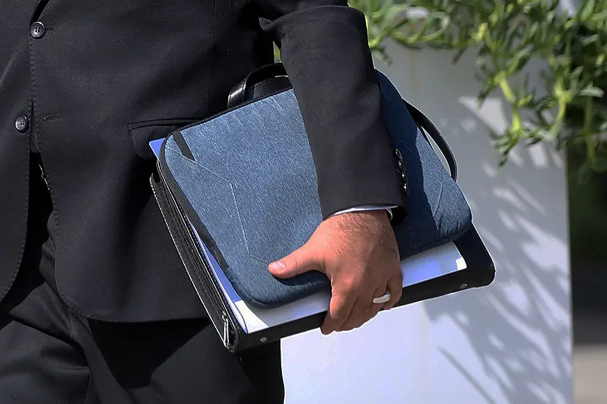 معاونت پارلمانی مشمول تغییرات کابینه نخواهد شد؟