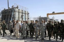 فرمانده کل ارتش: احداث دیوار مرزی، اقدامی اساسی برای حل برخی مشکلات مرزی با افغانستان محسوب می‌شود