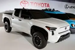 رکوردزنی درآمد فصلی تویوتا / خودروساز ژاپنی چه در سر دارد؟