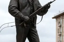 کلاشنیکف، شاعر گلوله‌های سرخ